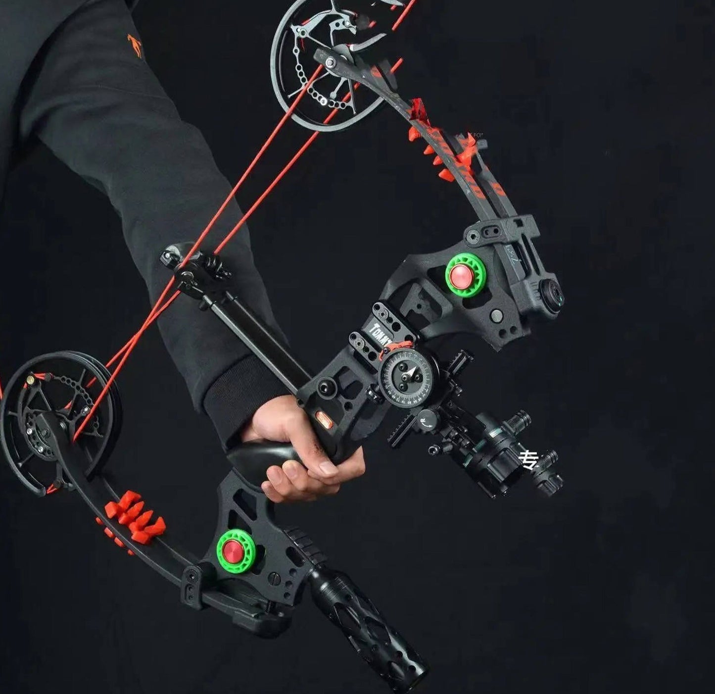 Red Dragon Dual Compound Bow Steels Balls And Arrows